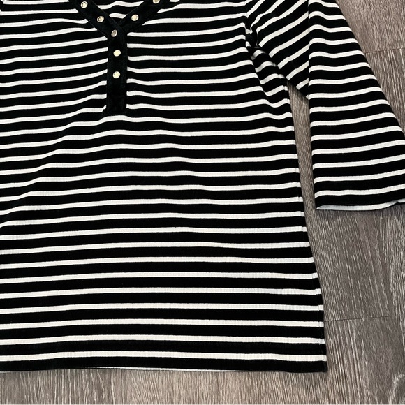 Chico's Womens Zenergy Striped Ribbed Henley Tee Top Size 2 Black White Stretch - Picture 4 of 12